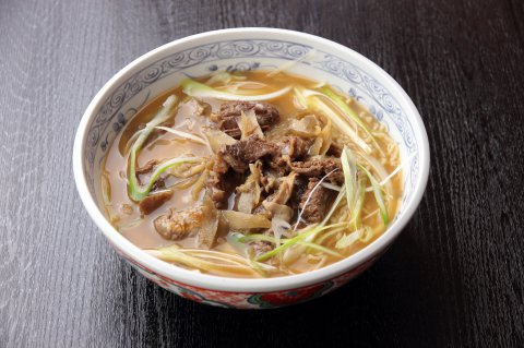 当店人気の牛煮込みラーメン：画像